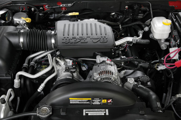 2005 Dodge Dakota Quad Cab Laramie 4.7L V8 Engine Picture / Pic / Image